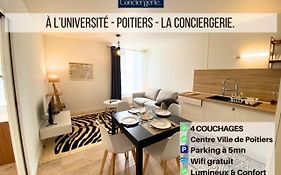 A L'Universite - Poitiers Centre- La Conciergerie